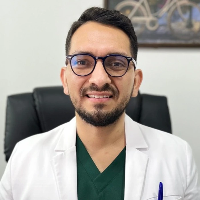 Dr. Moisés Acevedo - Neurocirujano | Guía Médica en Línea de El Salvador