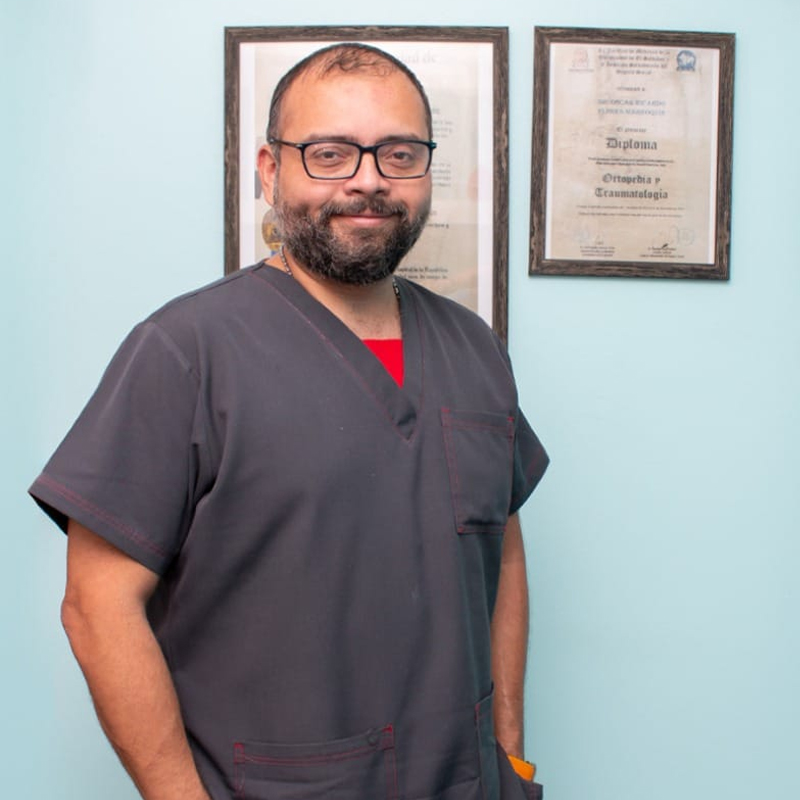 Dr. Oscar Flores Marroquin - Ortopeda y Traumatólogo | Guía Médica en Línea de El Salvador